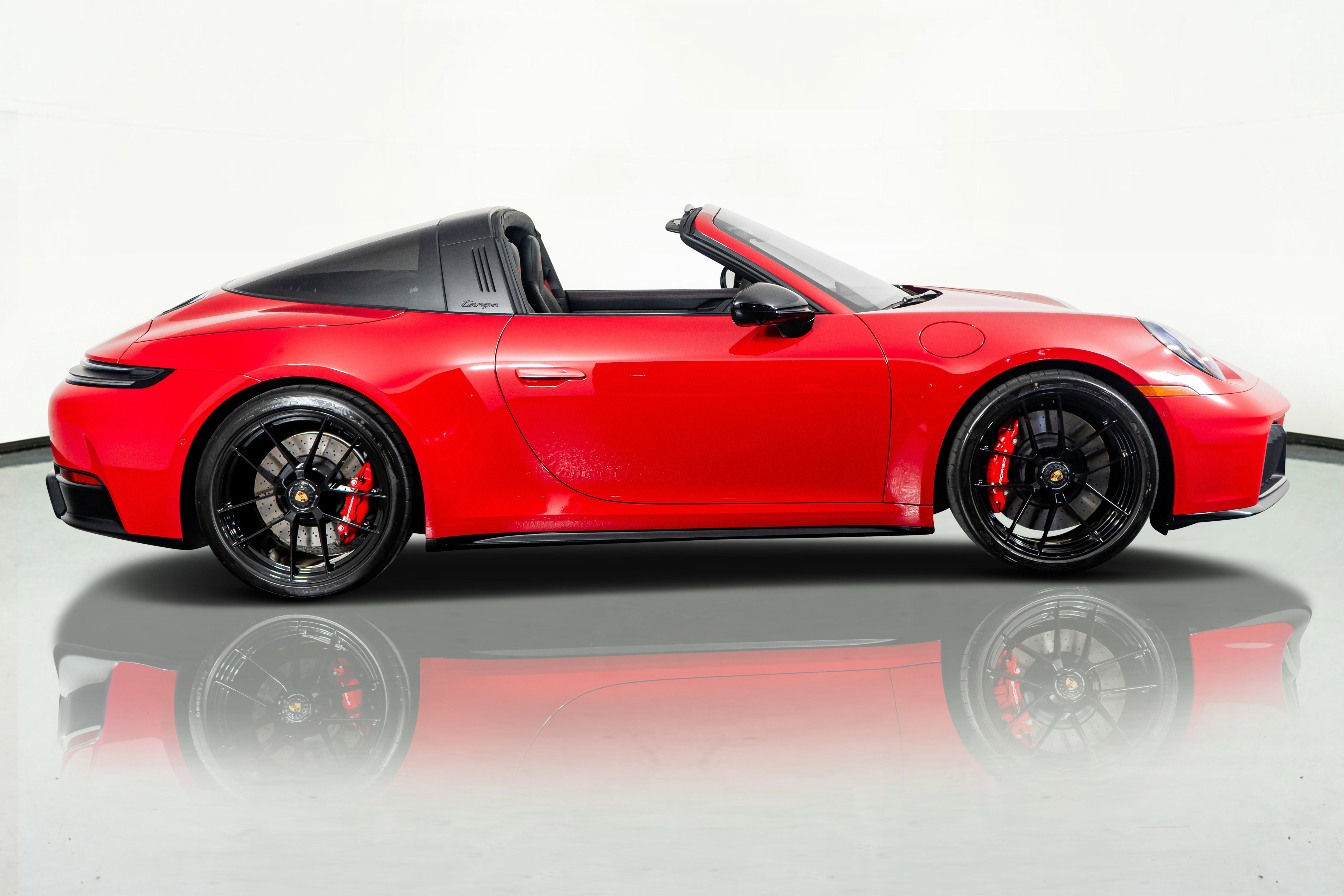 Used 2026 Porsche 911 Targa 4 GTS w/ Premium Package image 5