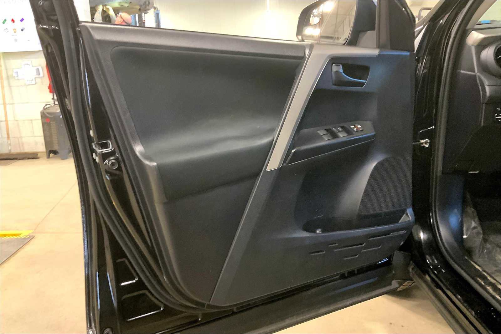 Used 2017 Toyota RAV4 LE w/ Carpet Mat Package image 18