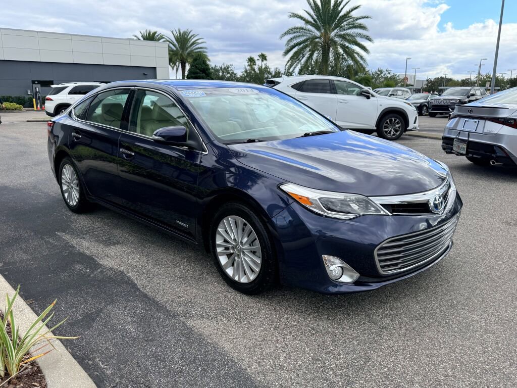 Used 2014 Toyota Avalon Limited image 4