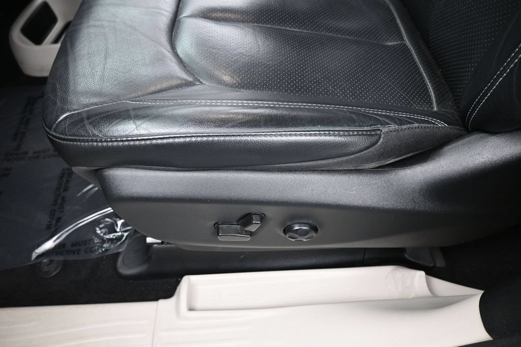 Used 2022 Chrysler Pacifica Touring-L FWD image 15