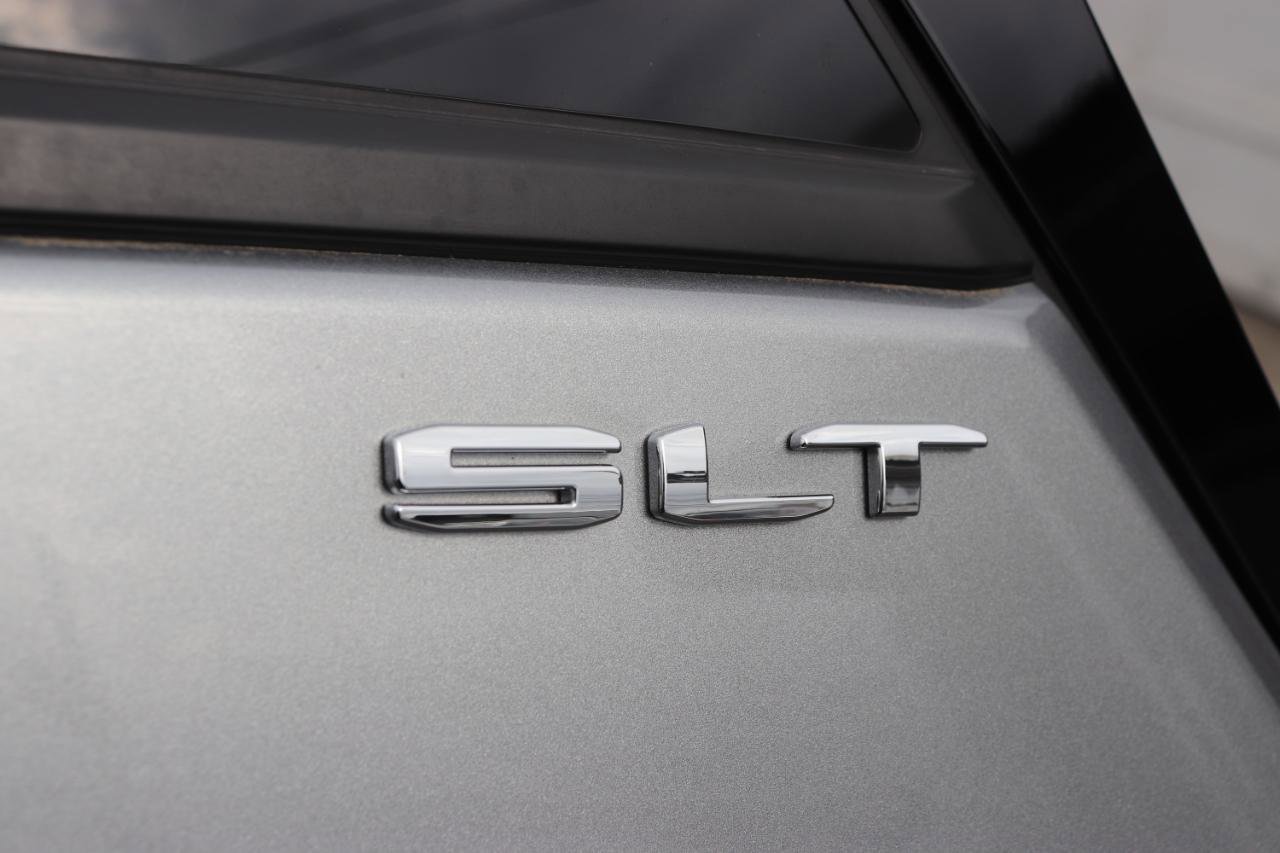 Used 2024 GMC Terrain SLT AWD/4WD image 58