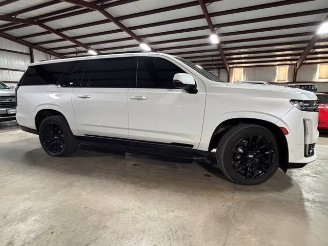 Used 2022 Cadillac Escalade ESV Sport w/ LPO, ONYX Package AWD/4WD image 5