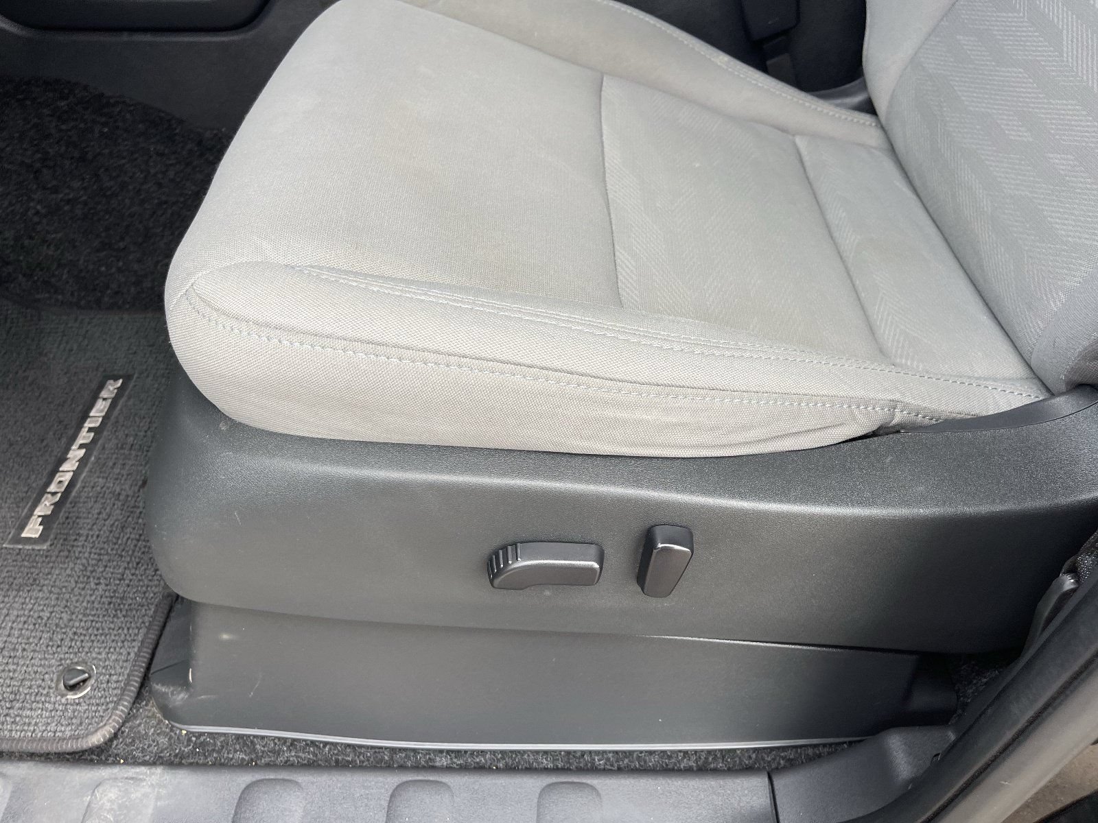 Used 2023 Nissan Frontier SV AWD/4WD image 21