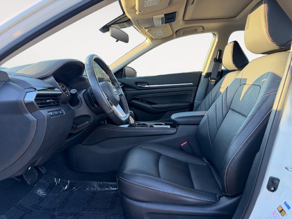 Used 2023 Nissan Altima 2.5 SR w/ SR Premium Package AWD/4WD image 7