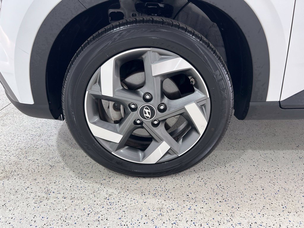 Used 2025 Hyundai Venue SEL FWD image 30