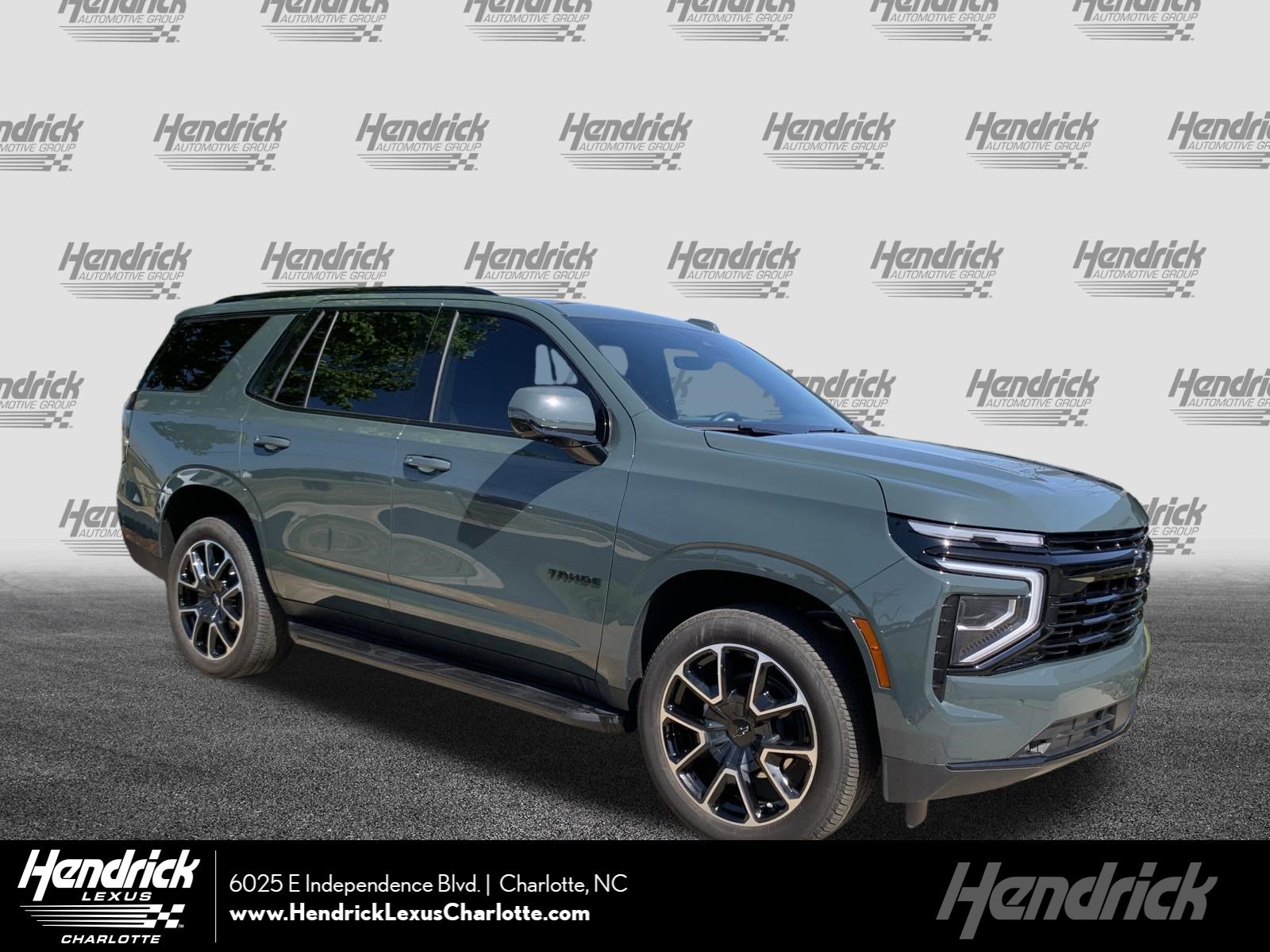 Used 2025 Chevrolet Tahoe RST w/ Advanced Technology Package AWD/4WD image 1