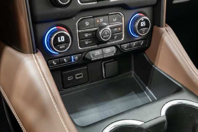 Used 2024 Chevrolet Tahoe High Country w/ Advanced Technology Package AWD/4WD image 23