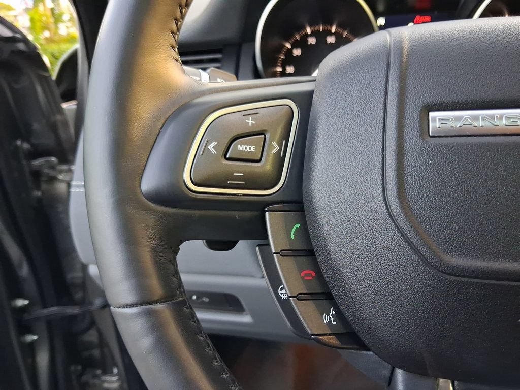 Used 2019 Land Rover Range Rover Evoque SE AWD/4WD image 22