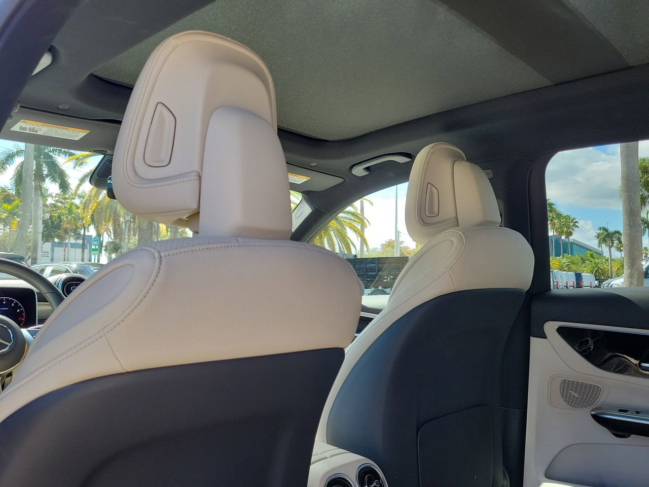 Used 2025 Mercedes-Benz GLC 300 image 12