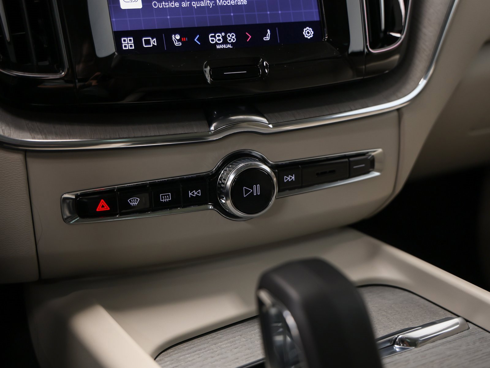 Used 2025 Volvo XC60 B5 Plus w/ Protection Package Premier image 41