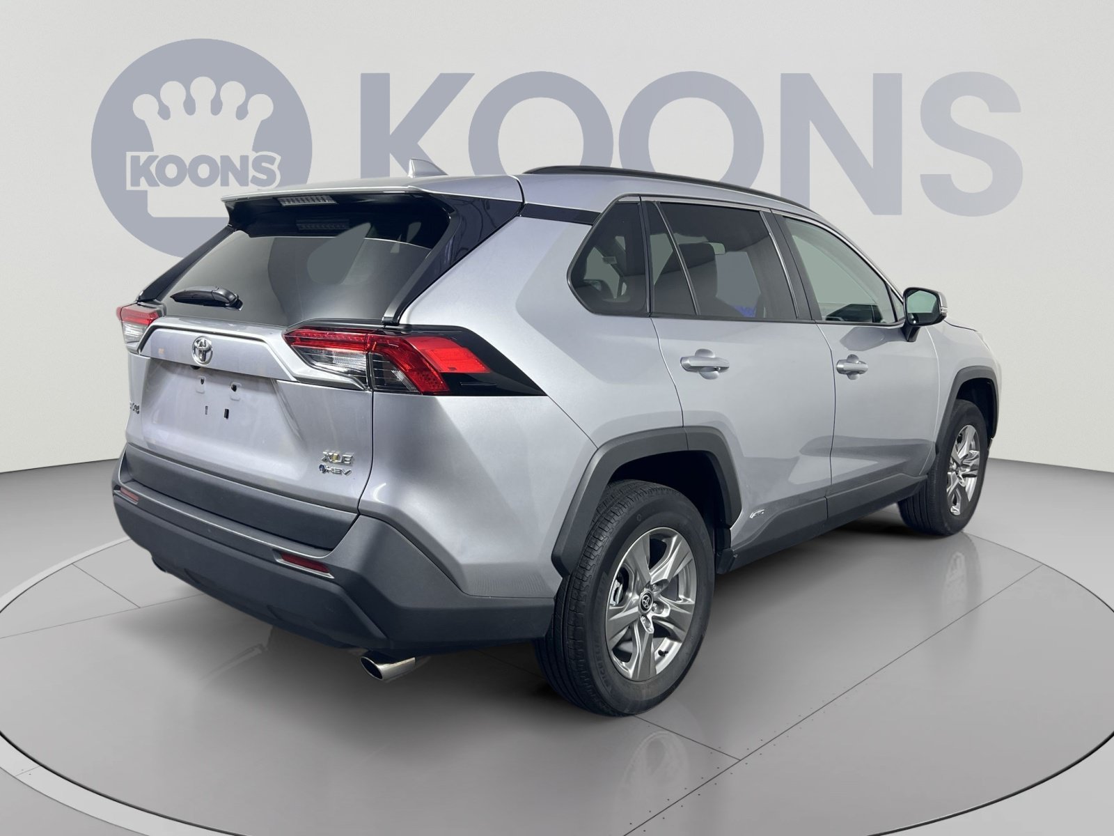 Used 2025 Toyota RAV4 XLE AWD/4WD image 7