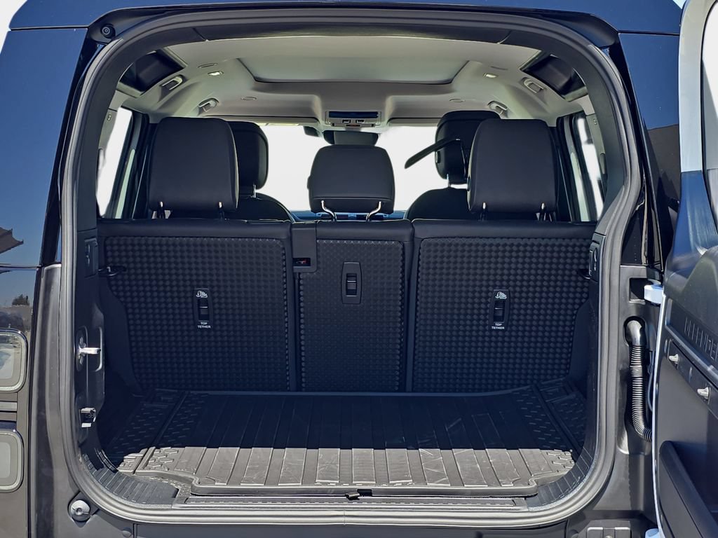 New 2026 Land Rover Defender 110 S AWD/4WD image 12