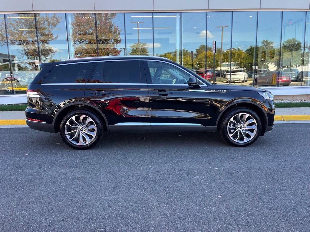 Used 2026 Lincoln Aviator Reserve AWD/4WD image 9