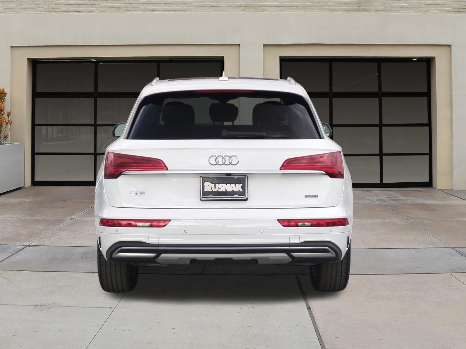 Used 2023 Audi Q5 2.0T Premium w/ Convenience Package AWD/4WD image 5