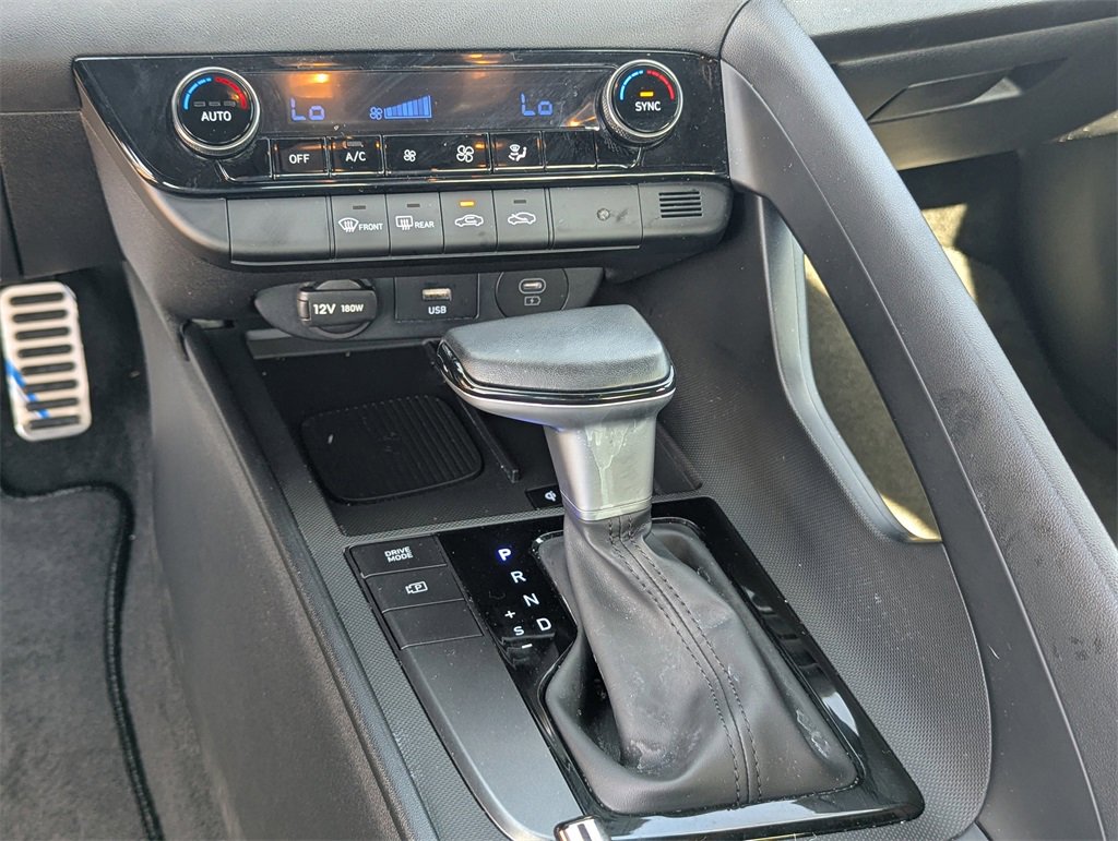 Certified 2025 Hyundai Elantra Sport image 19