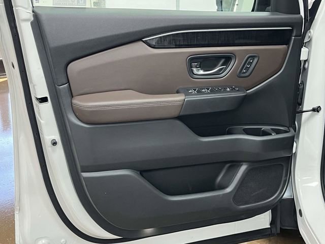 Used 2023 Honda Pilot Elite image 17
