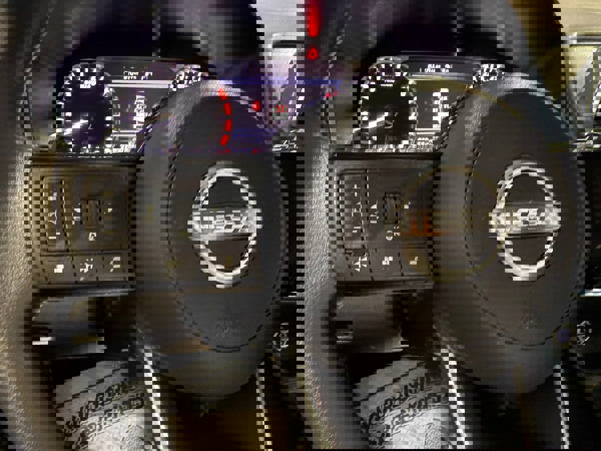 Used 2023 Nissan Rogue SV image 17