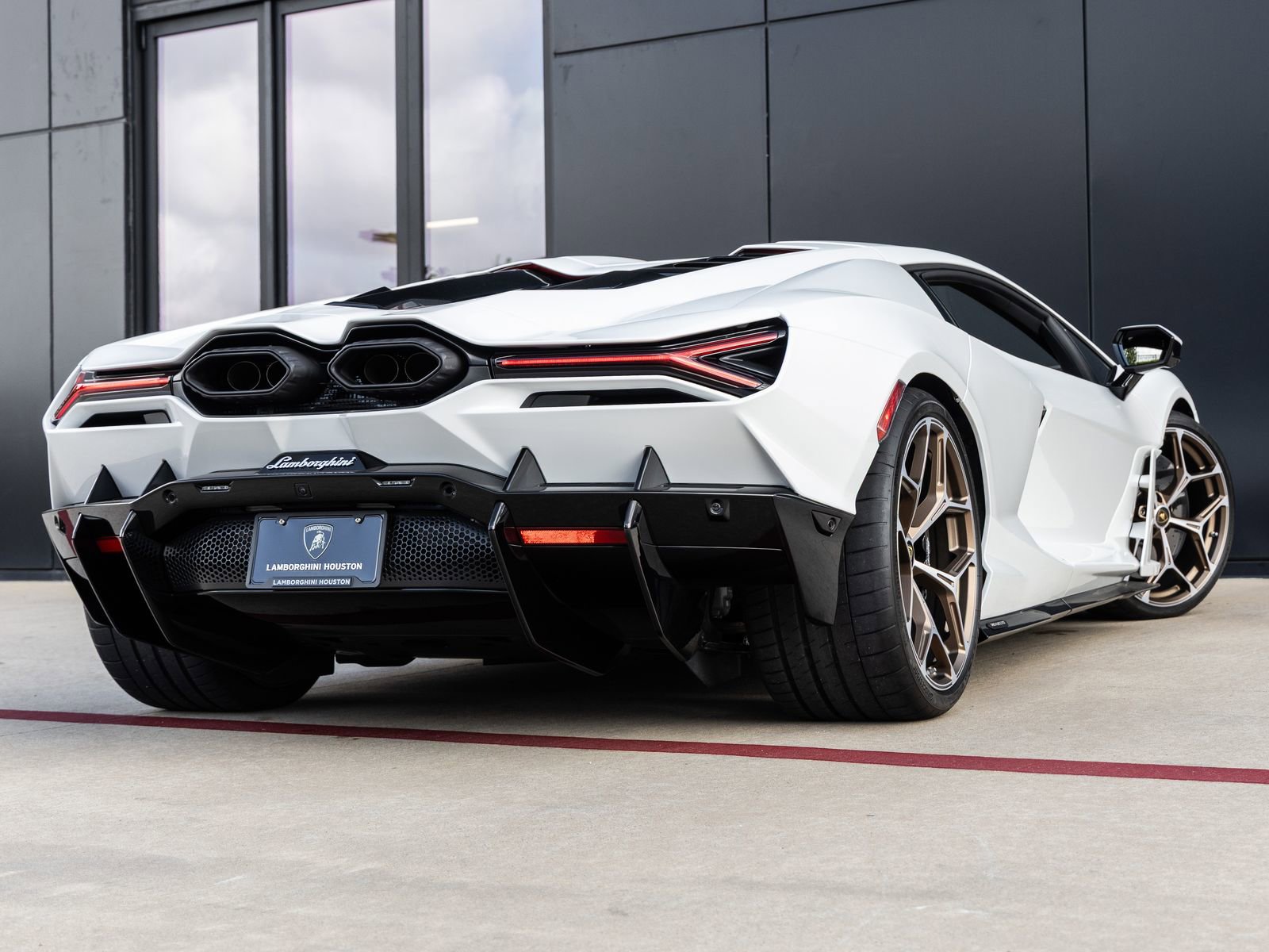 Used 2024 Lamborghini Revuelto AWD/4WD image 9