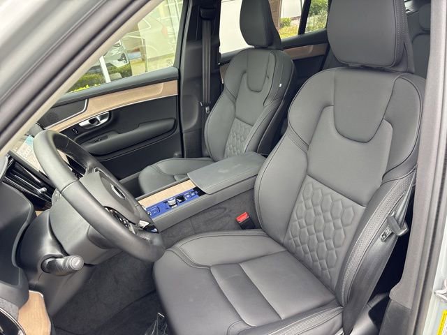 Used 2025 Volvo XC90 B6 Plus AWD/4WD image 18