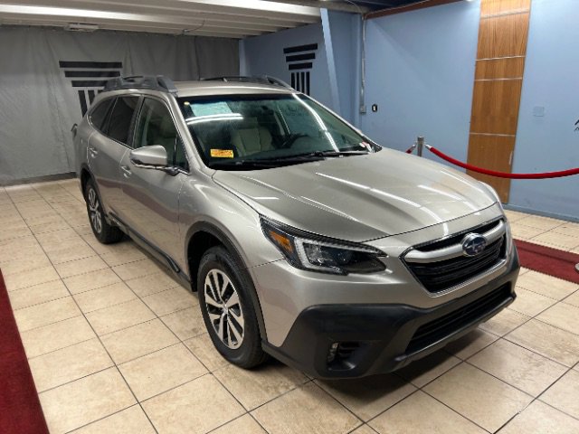 Used 2020 Subaru Outback Premium image 6