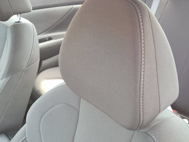 Used 2025 Hyundai Elantra SEL FWD image 13