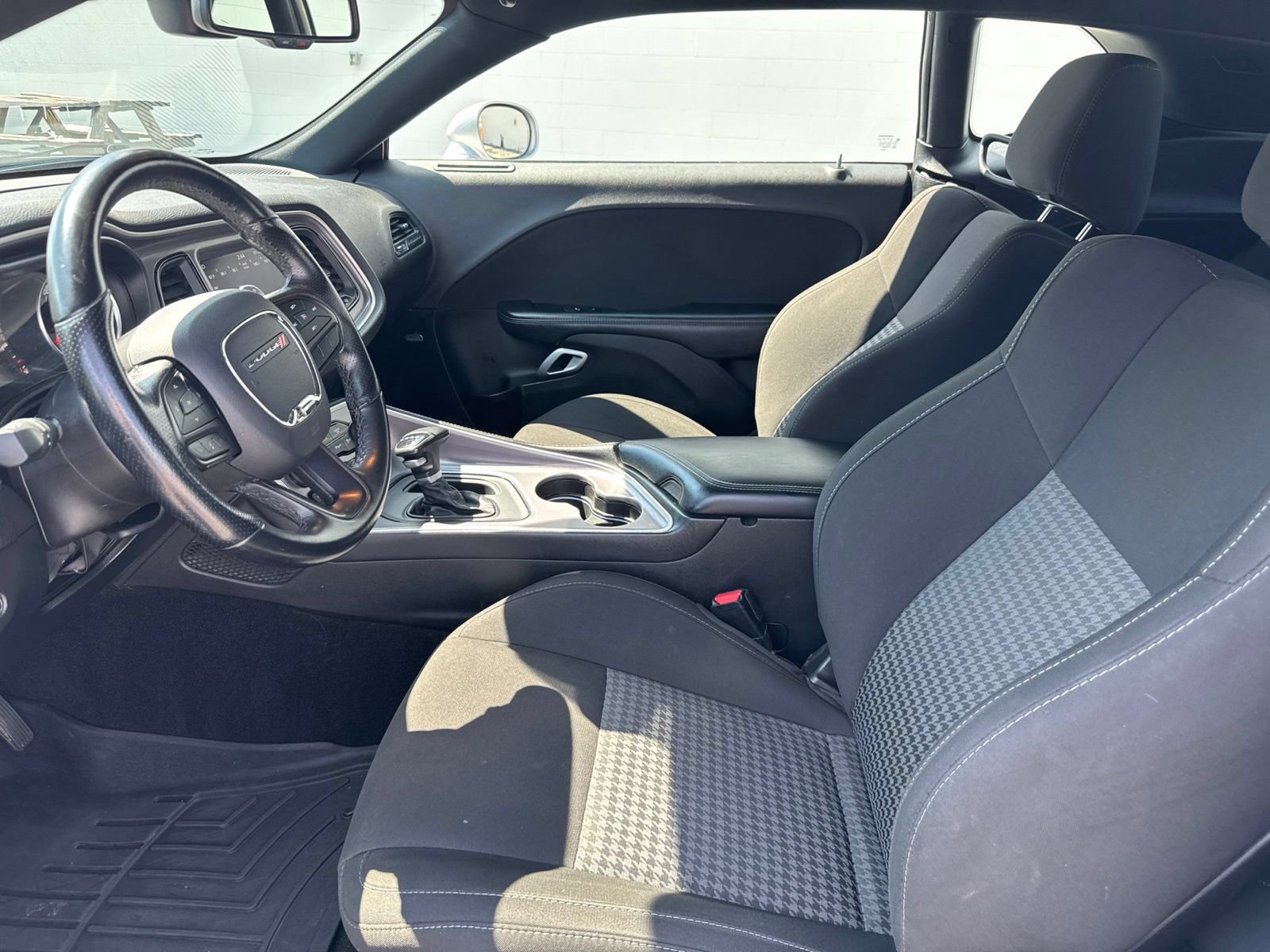 Used 2022 Dodge Challenger GT RWD image 16