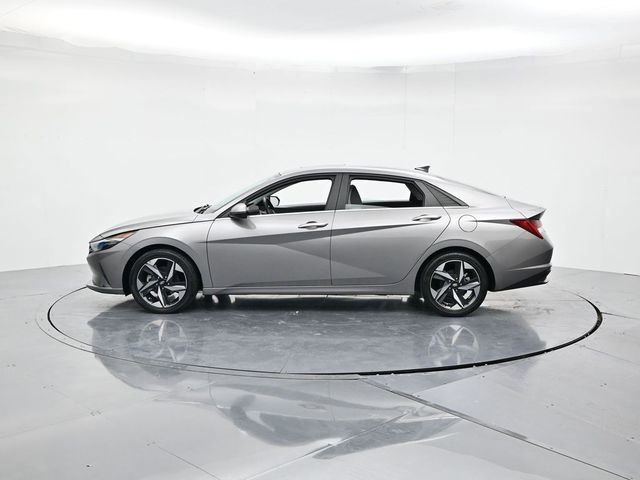 Used 2023 Hyundai Elantra Limited image 7
