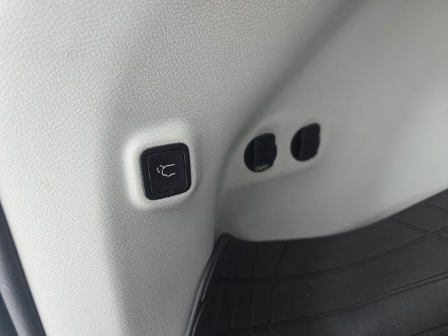 Used 2019 Jeep Cherokee Limited image 14