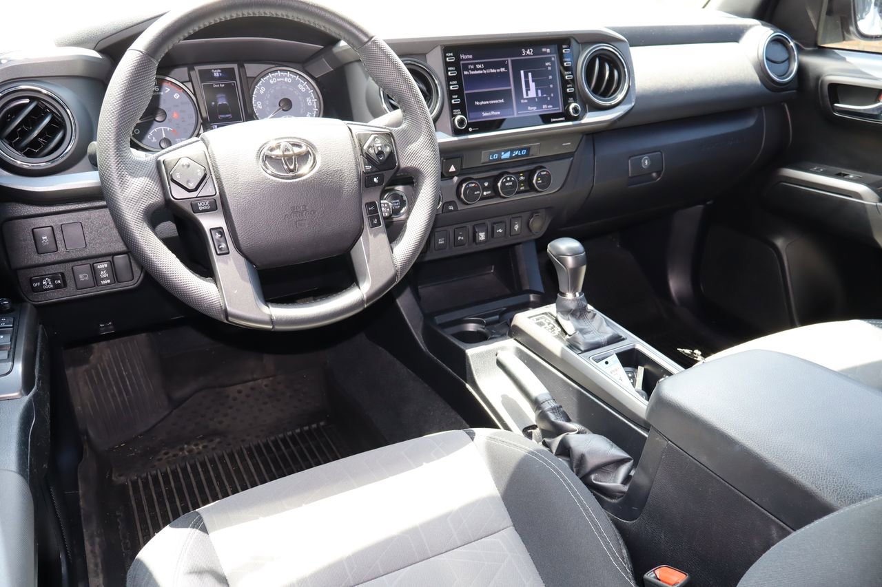 Used 2021 Toyota Tacoma TRD Sport w/ Technology Package AWD/4WD image 4