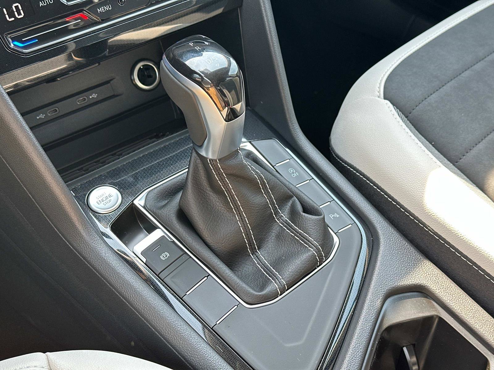 New 2025 Volkswagen Taos SE image 29