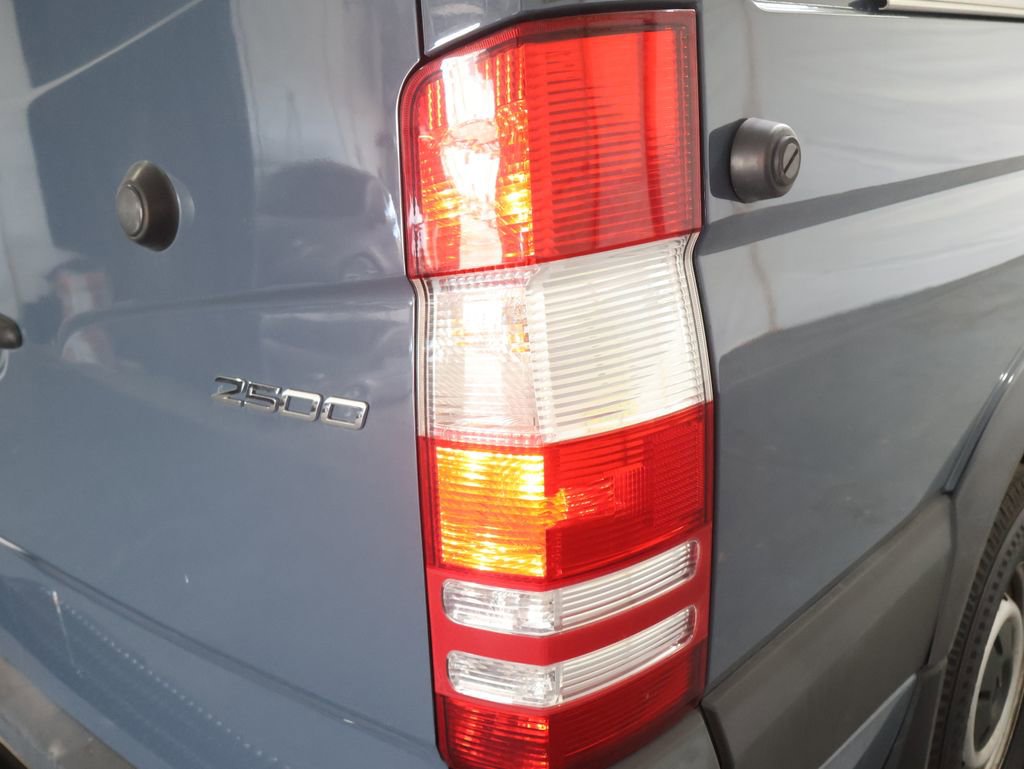 Used 2018 Mercedes-Benz Sprinter 2500 image 27