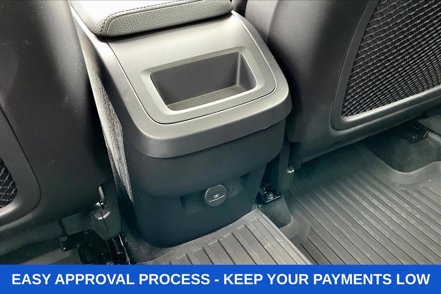 Used 2021 Volvo XC60 T5 Momentum w/ Premium Package image 12