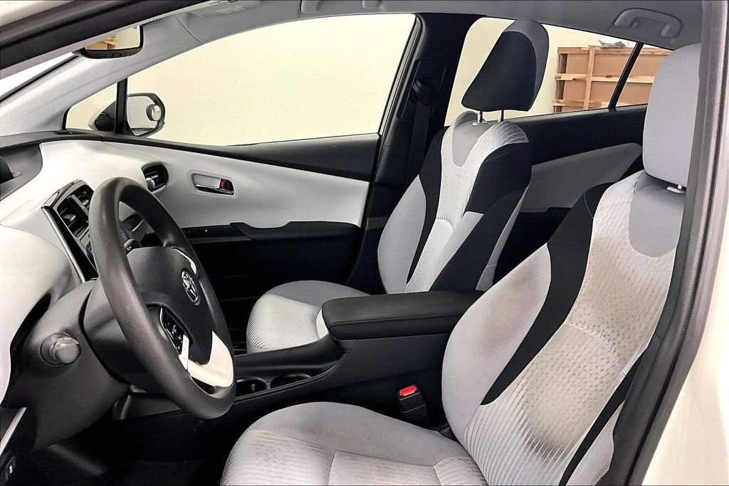 Used 2018 Toyota Prius One FWD image 32