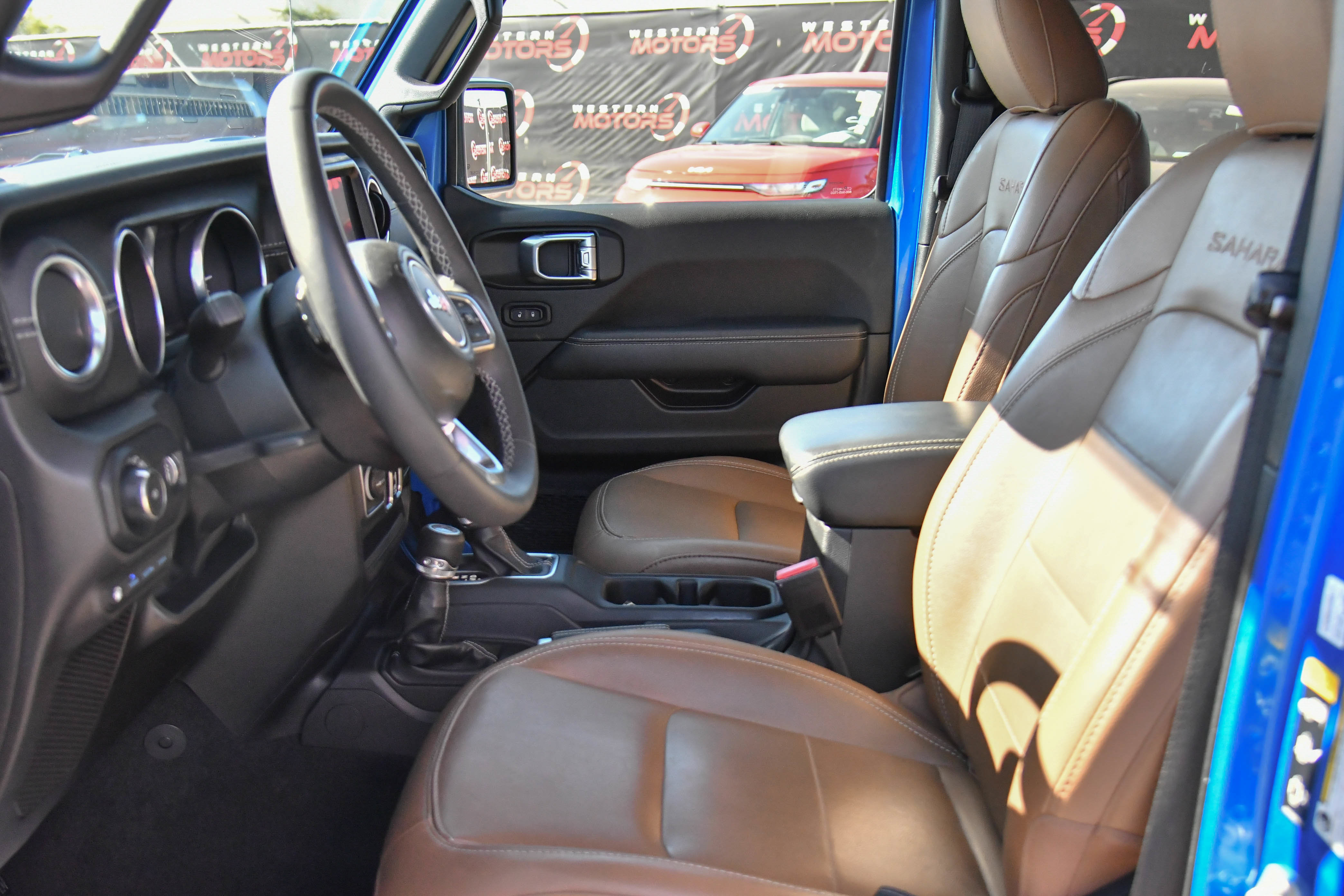 Used 2023 Jeep Wrangler Unlimited Sahara AWD/4WD image 18