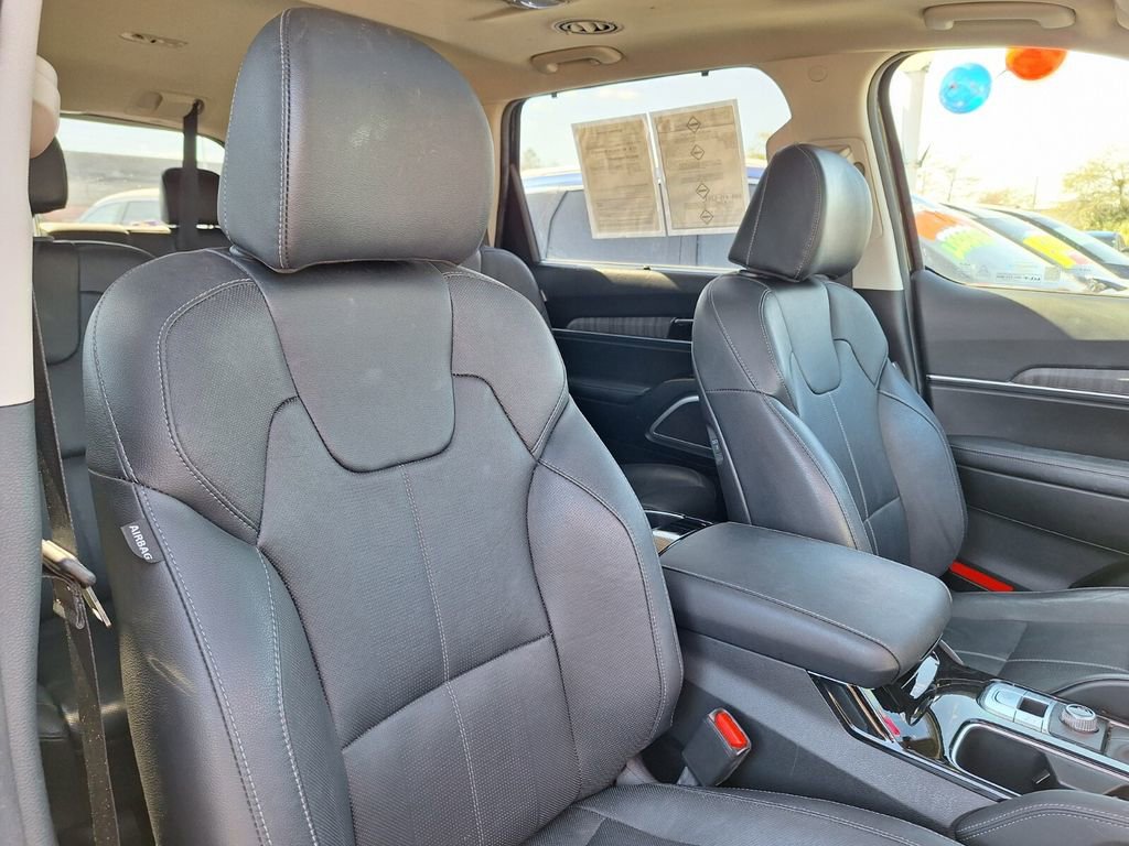 Used 2023 Kia Telluride EX w/ EX Captain's Chair Package image 27