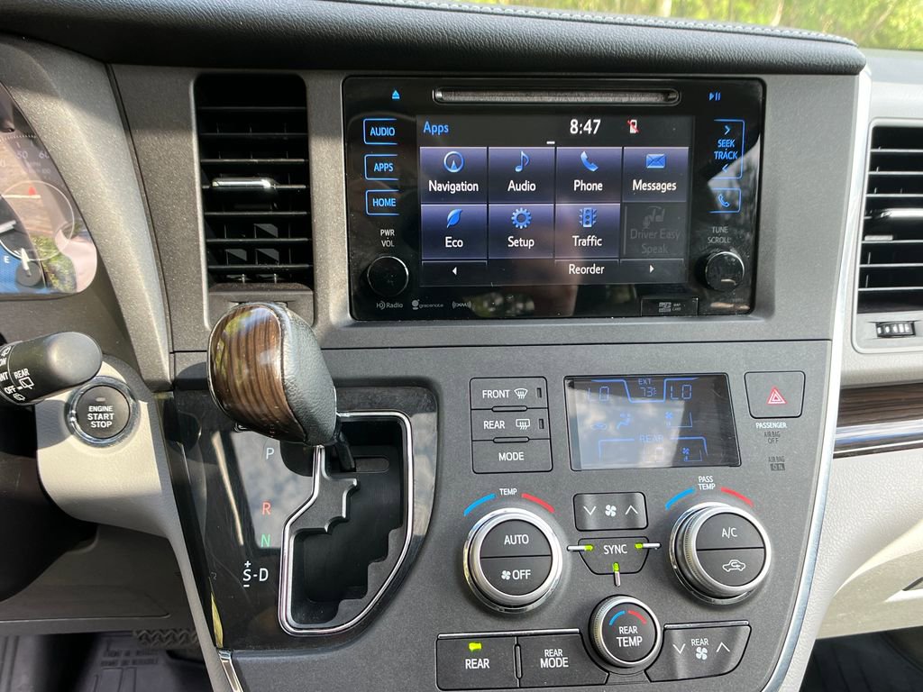 Used 2017 Toyota Sienna XLE Premium AWD/4WD image 17