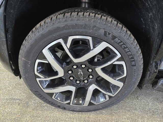 New 2025 Chevrolet Silverado EV RST image 18