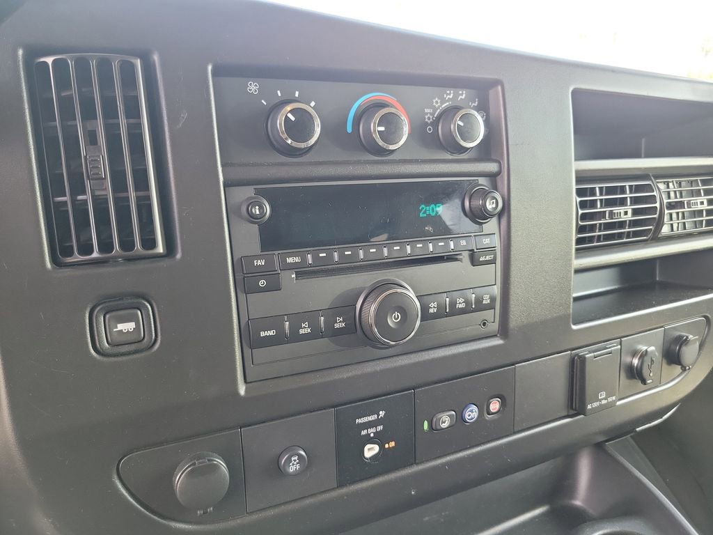 Used 2020 Chevrolet Express 3500 LS RWD image 25
