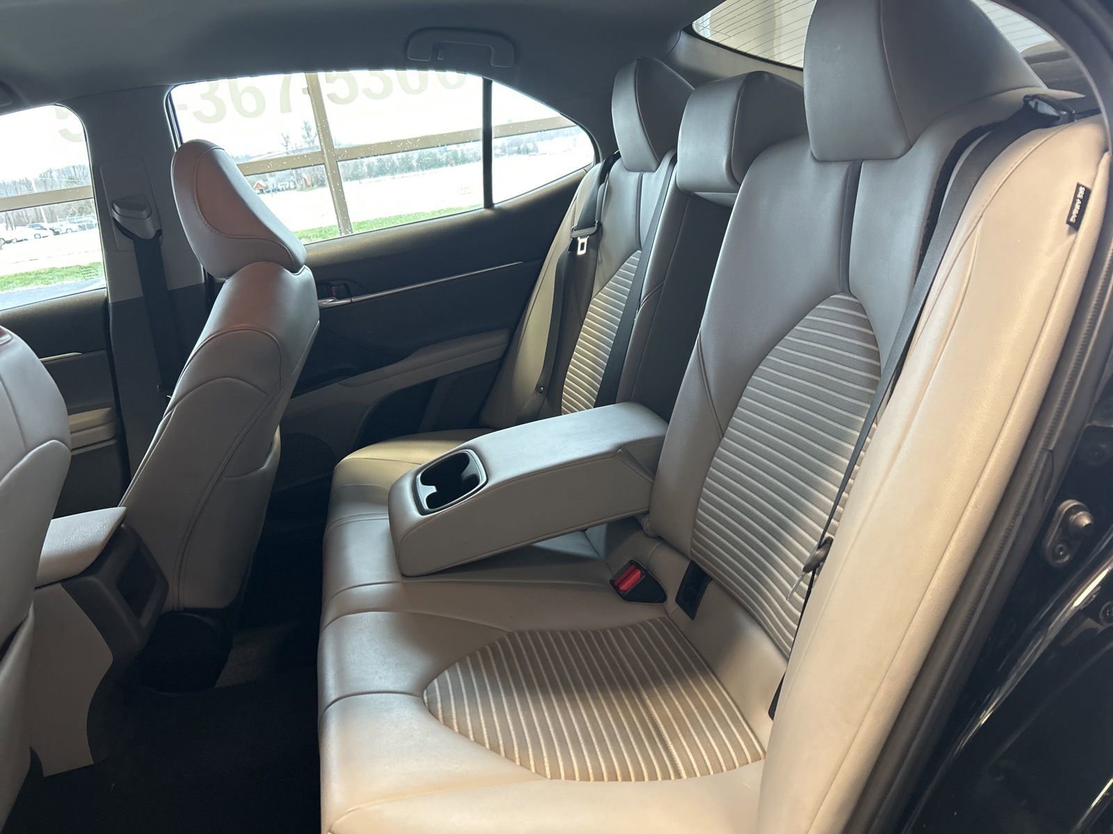 Used 2023 Toyota Camry SE image 11