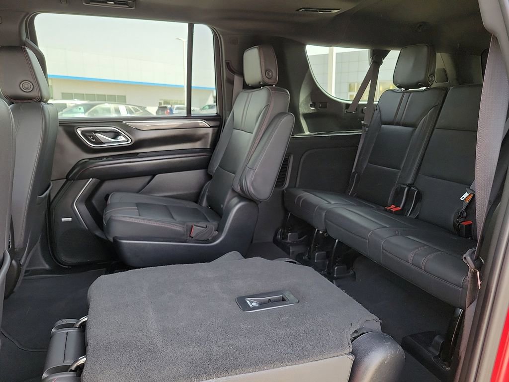 Used 2023 Chevrolet Suburban RST w/ Luxury Package image 16