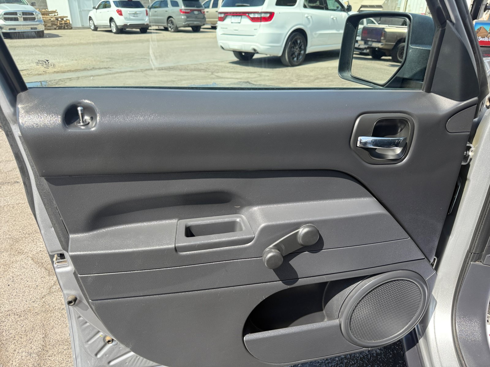 Used 2017 Jeep Patriot Sport FWD image 12