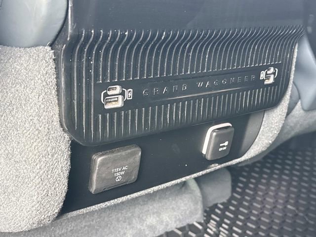 Used 2022 Jeep Grand Wagoneer Series III w/ Rear Seat Video Group 1 image 21