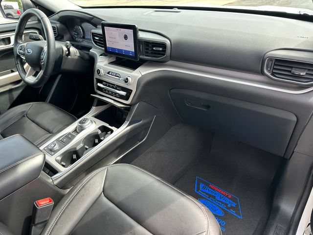 Certified 2023 Ford Explorer XLT w/ Equipment Group 202A AWD/4WD image 8
