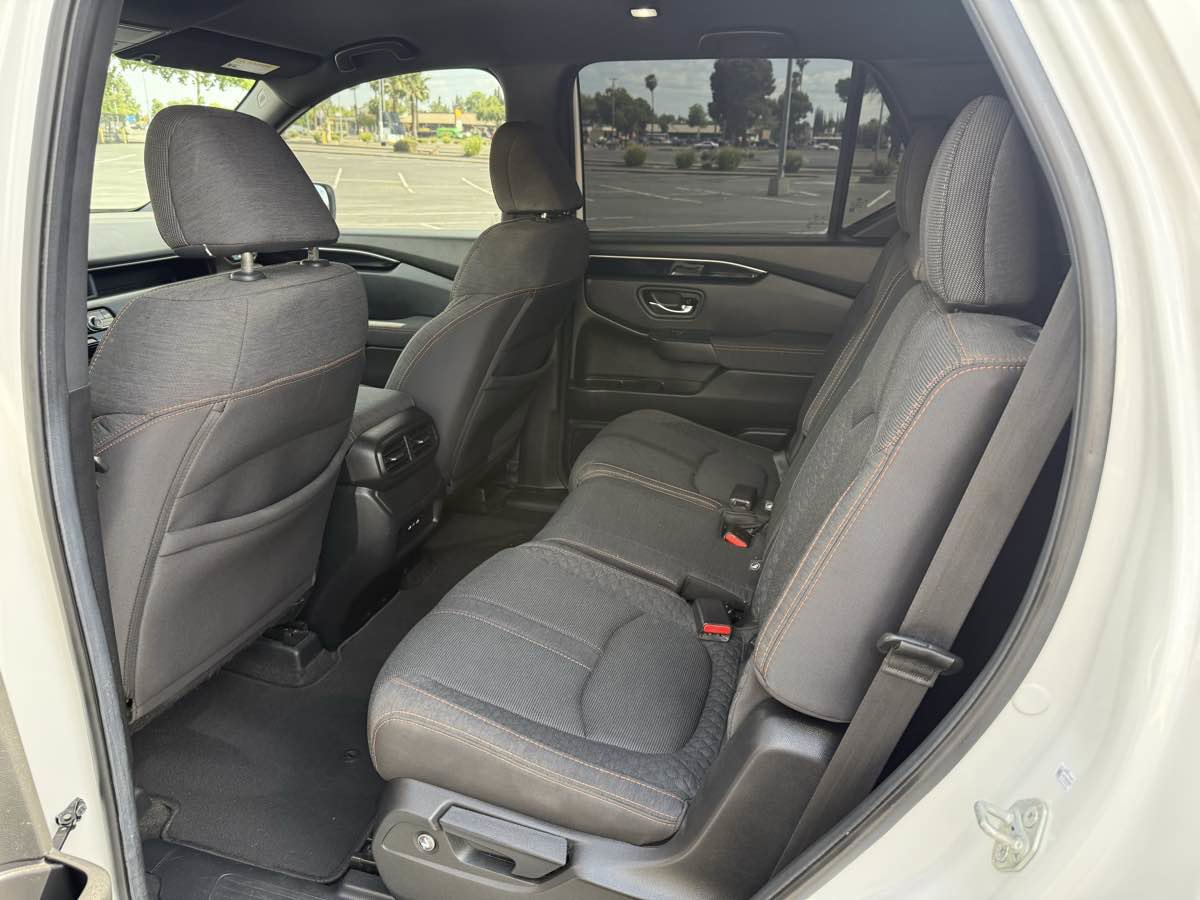 Used 2024 Honda Pilot Sport image 22