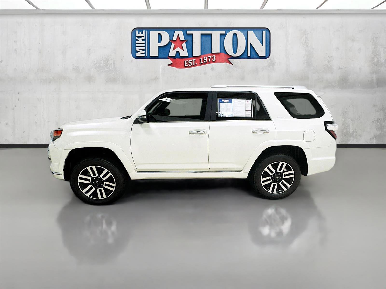 Used 2018 Toyota 4Runner Limited image 4
