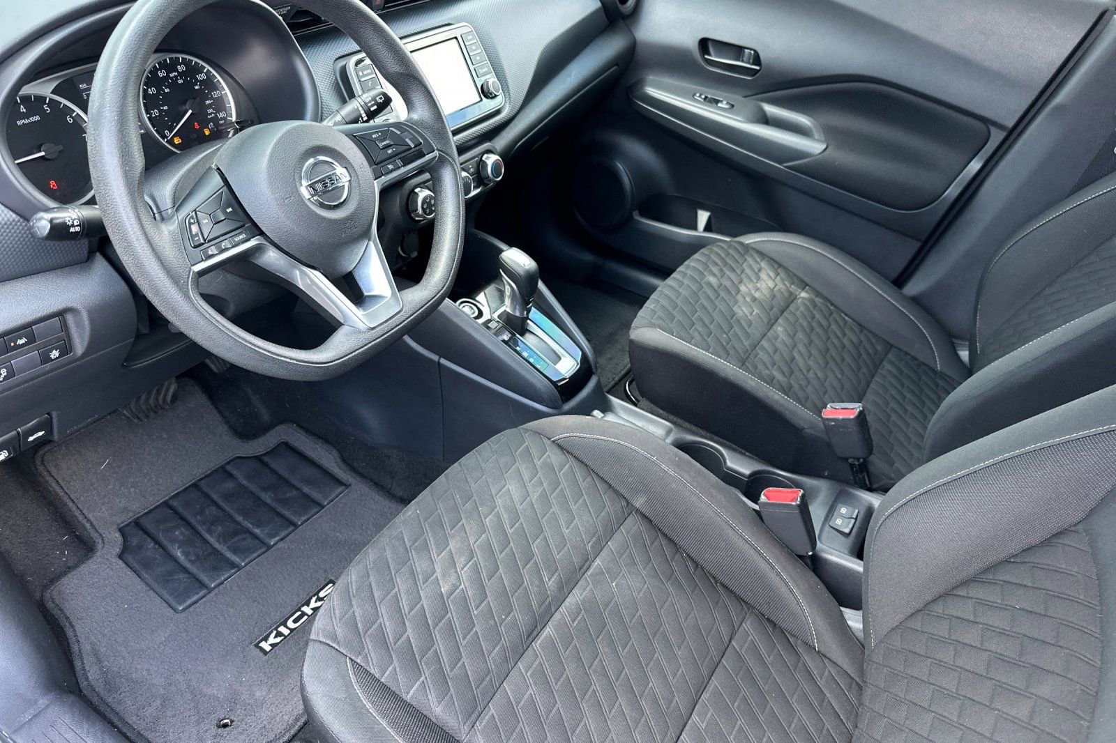 Used 2021 Nissan Kicks S image 9