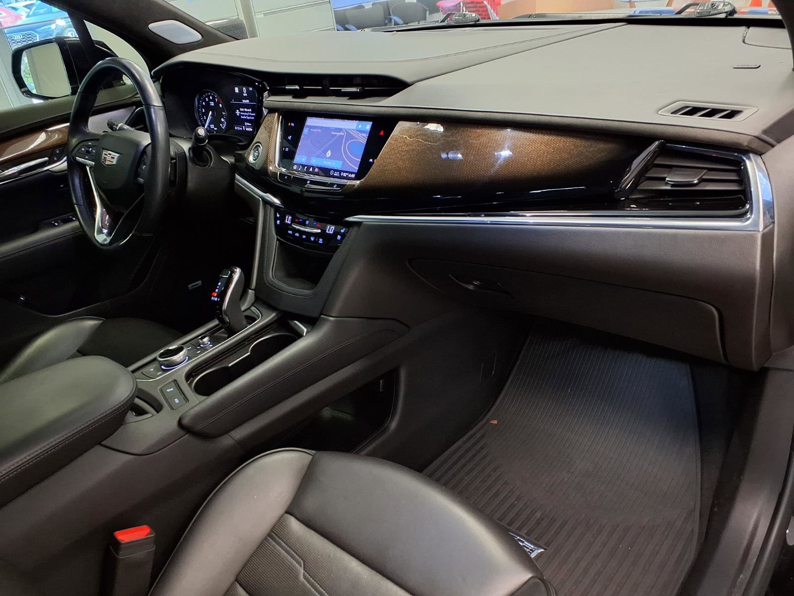 Used 2020 Cadillac XT6 Premium Luxury w/ Platinum Package FWD image 9