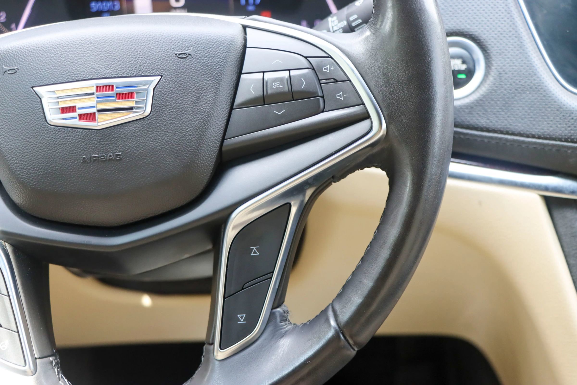 Used 2018 Cadillac XT5 Luxury w/ Driver Awareness Package FWD image 30