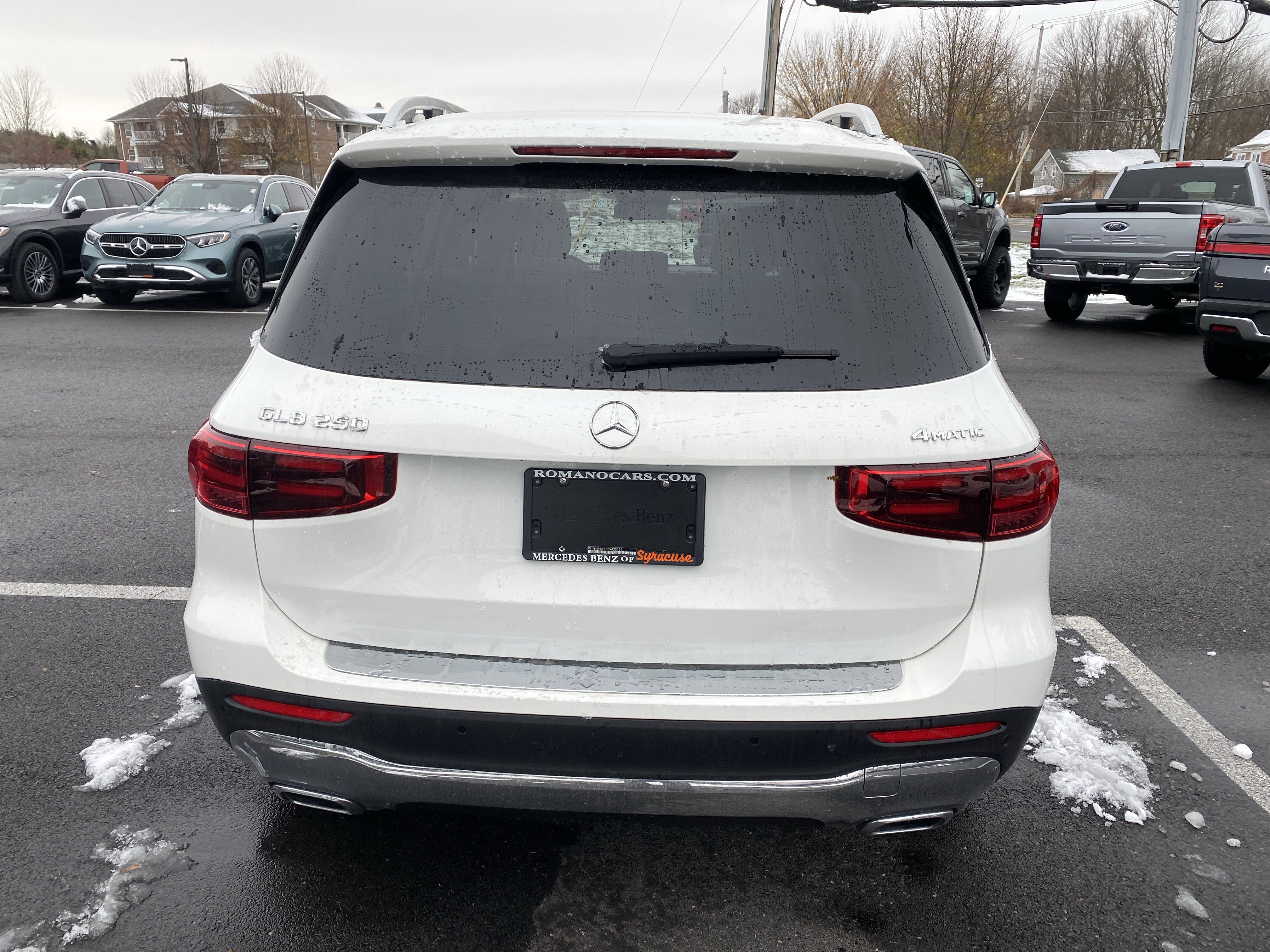 Used 2025 Mercedes-Benz GLB 250 4MATIC image 6