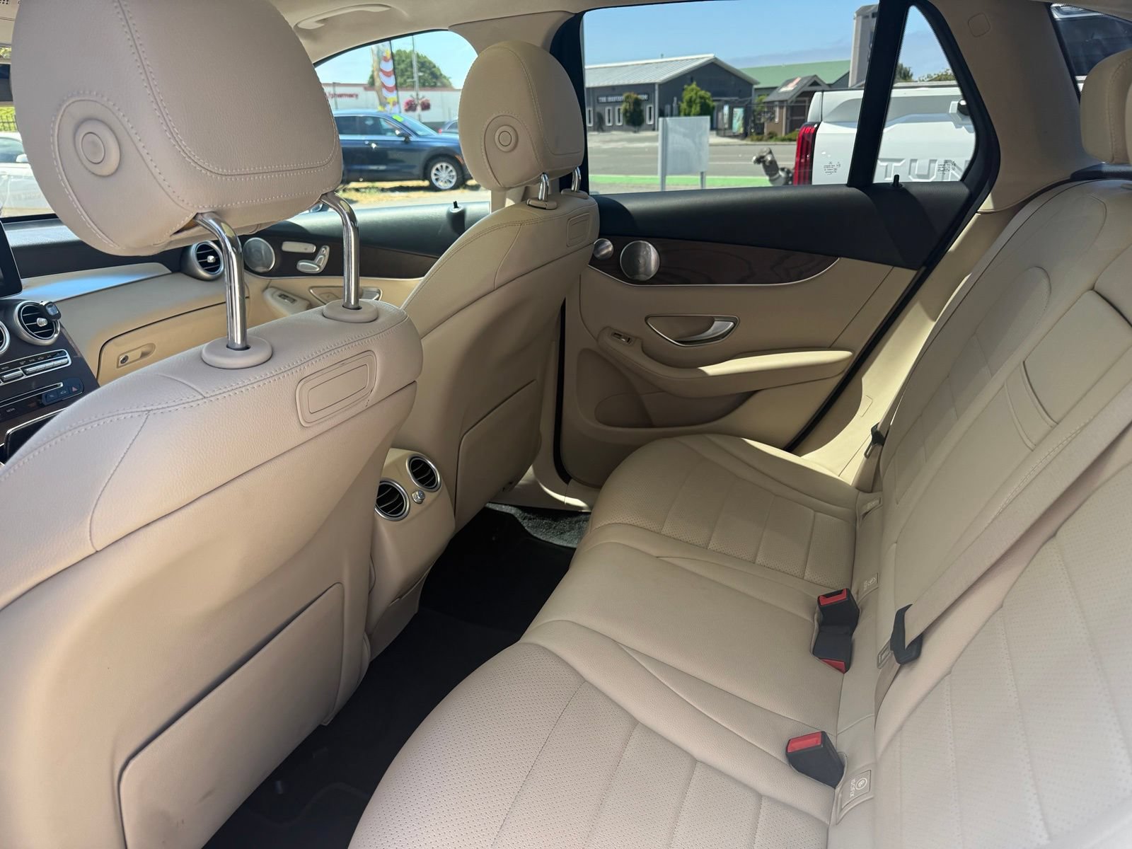 Used 2019 Mercedes-Benz GLC 300 4MATIC image 29